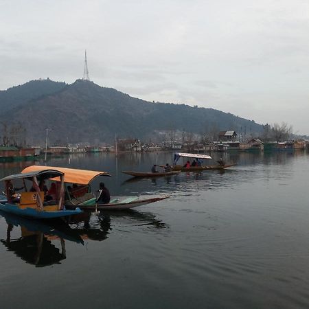 Bed and Breakfast Houseboat Dunhill Srīnagar Exterior foto