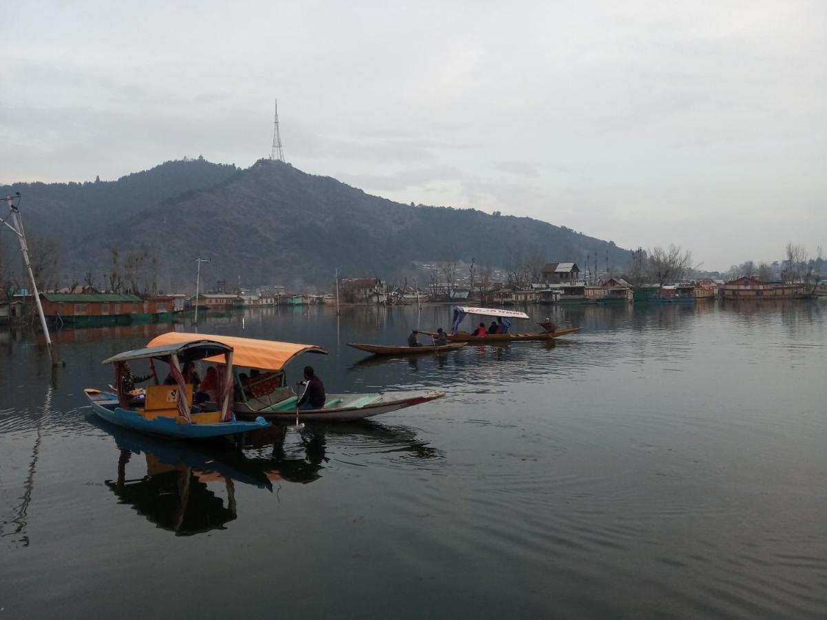 Bed and Breakfast Houseboat Dunhill Srīnagar Exterior foto